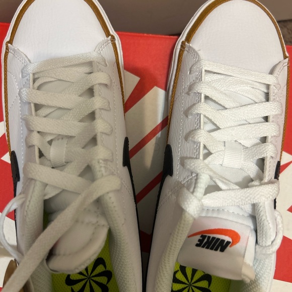 NEW!! Nike Court Legacy Sneakers Womens - Picture 7 of 11